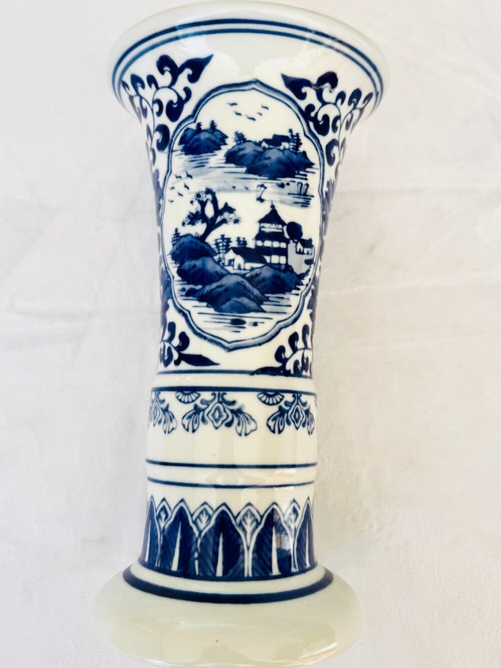 Vtg Chinese 1950s Chinoiserie 10" Vase Cobalt Blue White Porcelain Flower Vase